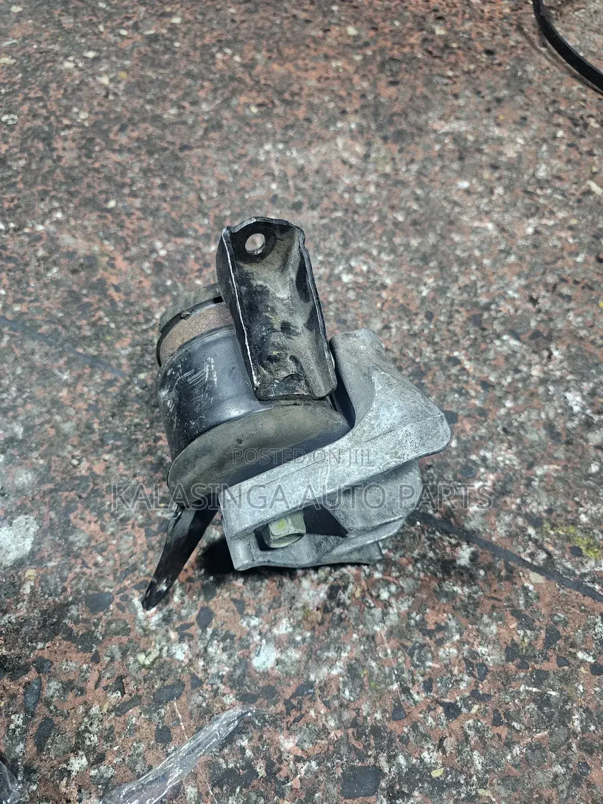Noah Voxy 1az Engine Mounting