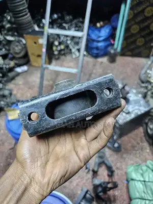 Crossmember Mounting For Premio
