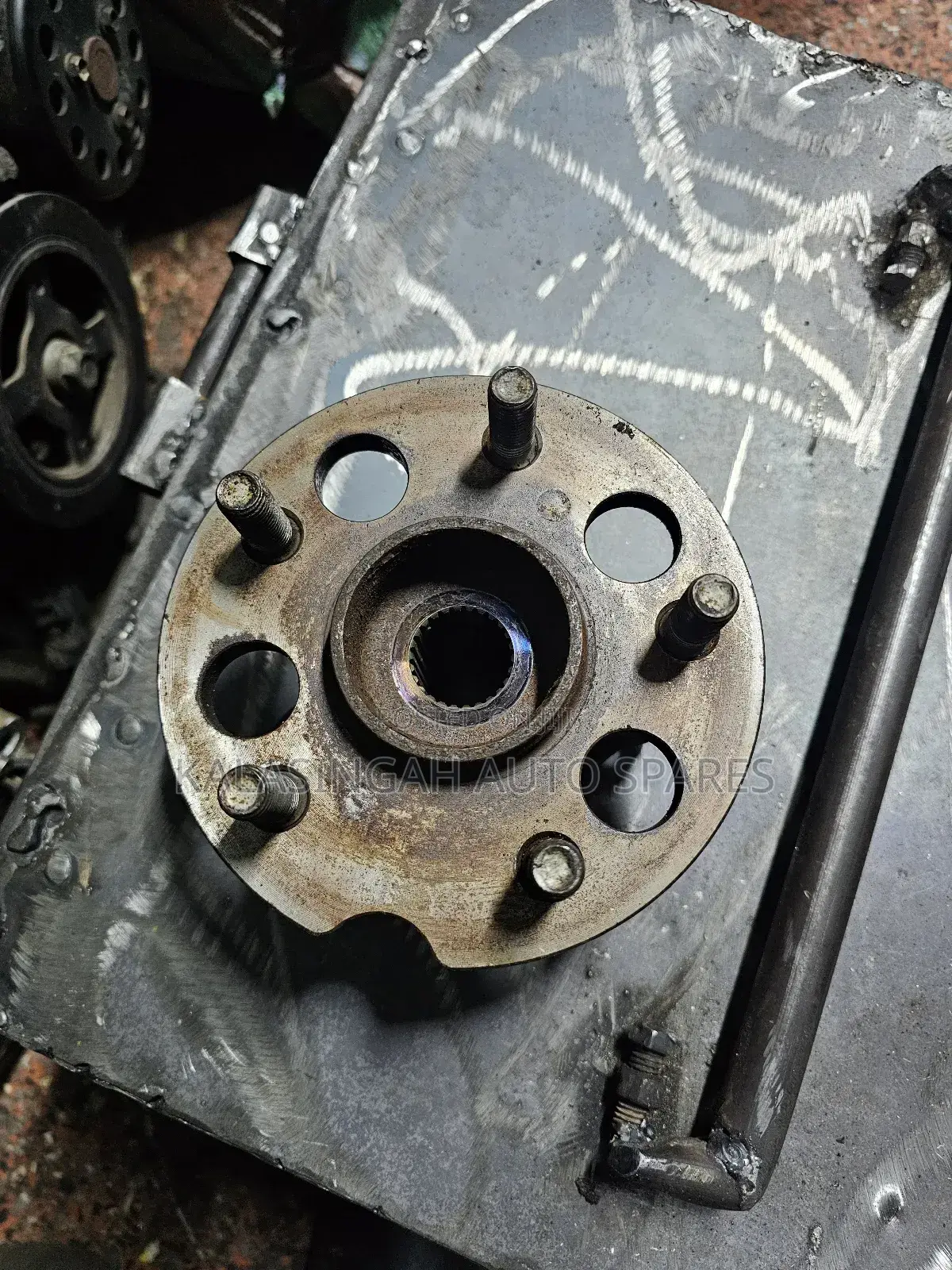 Noah Rear Hub 4wd