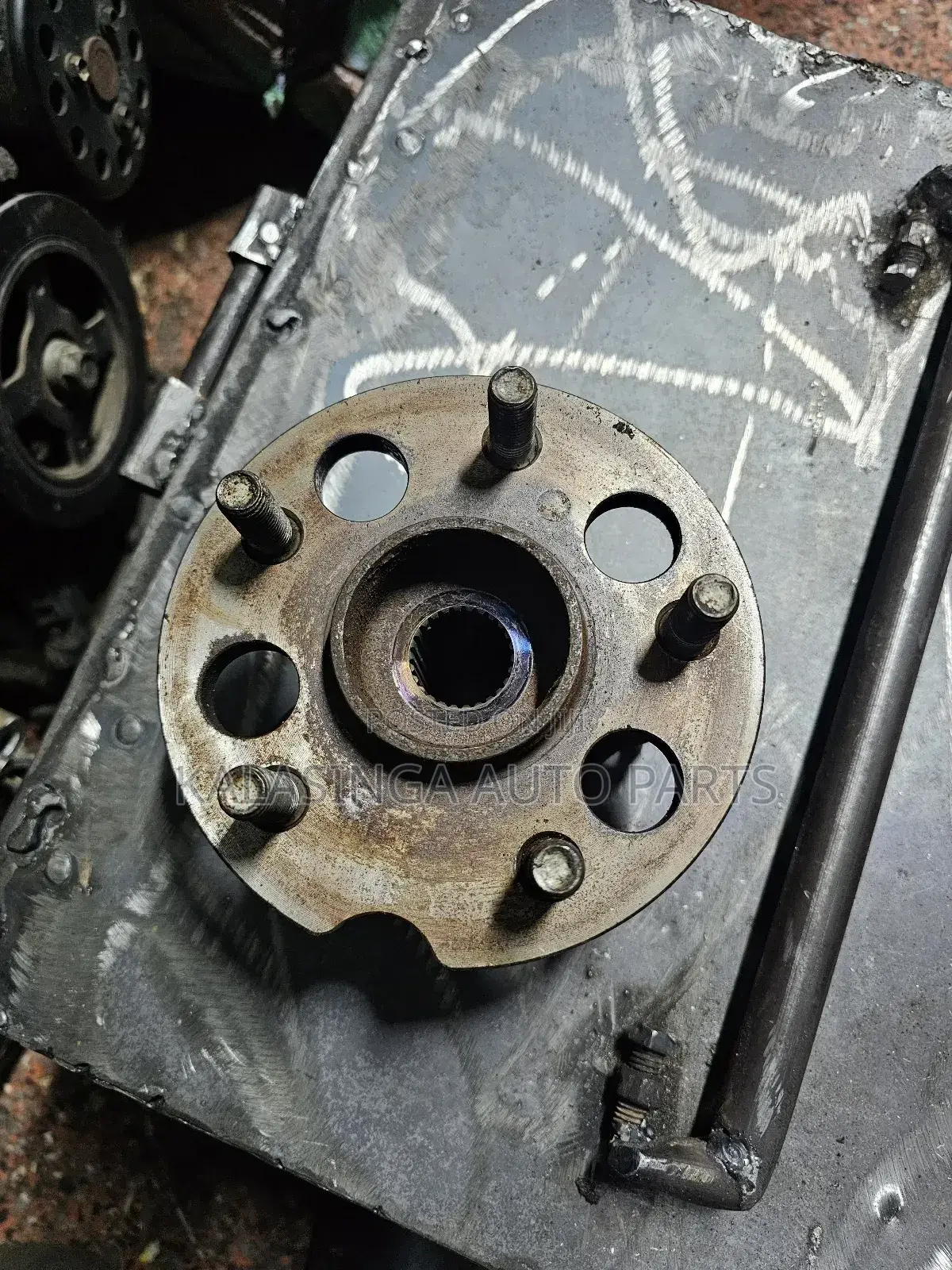 Noah Rear Hub 4wd