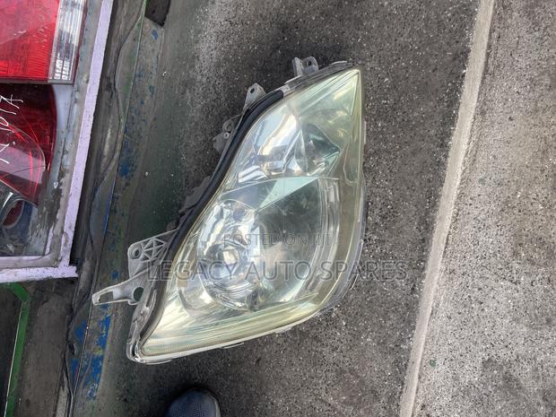 Toyota Crown Headlight(2008 Model) - thumbnail 3