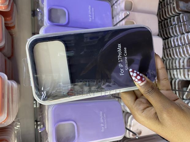 Lispar iPhone 17 Pro Max Liquid Silicone Case With Microfiber Lining - thumbnail 2