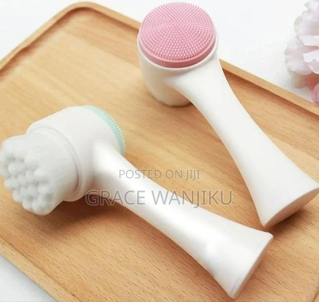 2 in 1 Facial Massager - main view