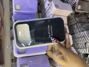 Nova iPhone 17 Pro Liquid Silicone Case With Microfiber Lining