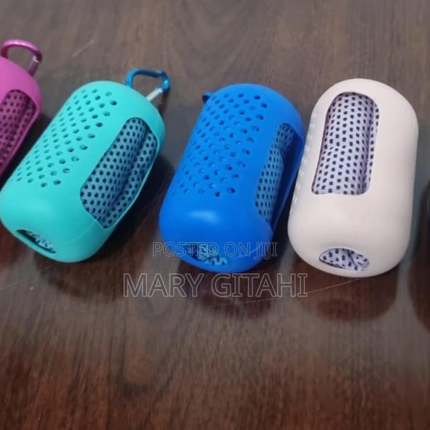 Portable Sports Quick Dry Cool Towel in Silicone Pocket