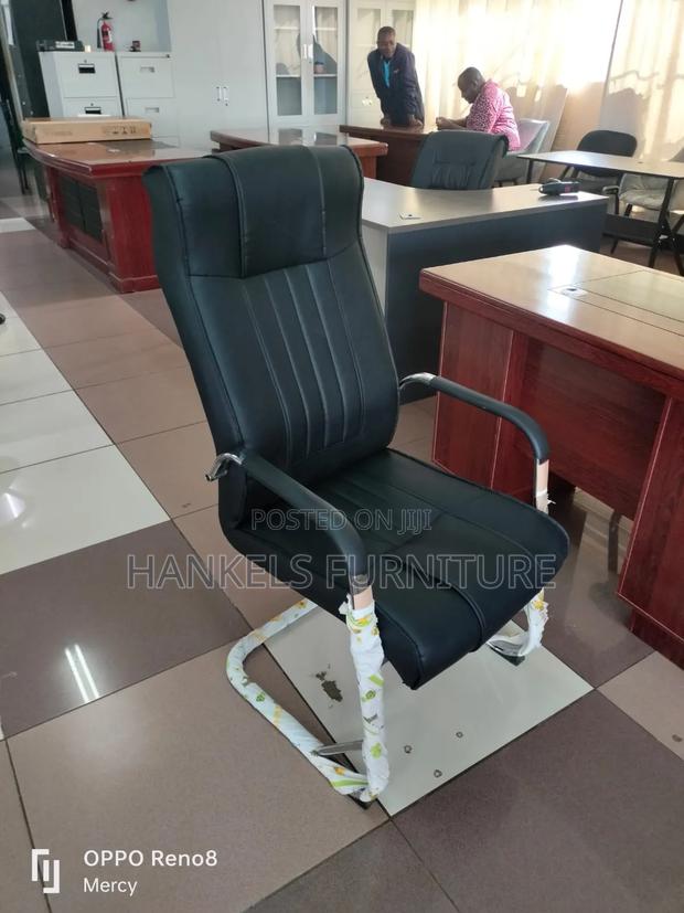Sturdy Office Chair Without Wheels – Comfortable Durable