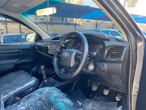 Toyota Hilux 2018 Gray