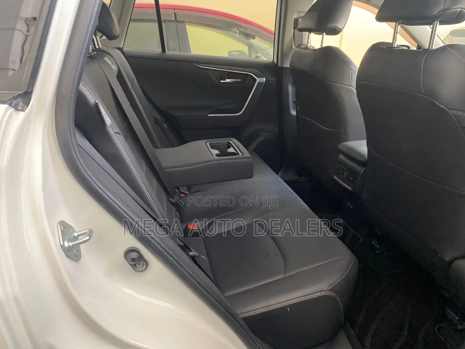 Toyota RAV4 2019 White