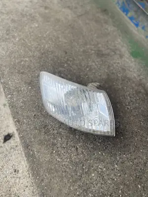 Toyota Premio Nyoka Cornerlight(Corner Lamp)