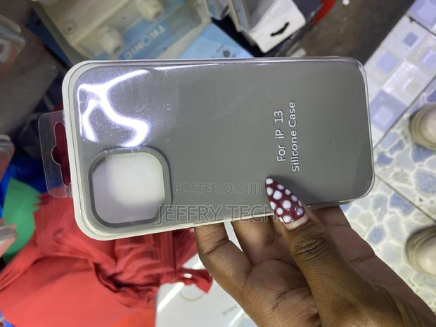 Aswer Liquid Silicone Case for iPhone 13 With Microfiber Lining - thumbnail 2