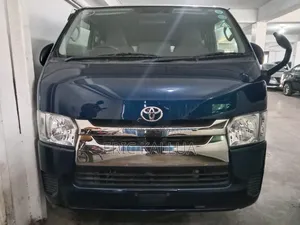 Toyota HiAce 2019 Blue