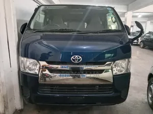 Toyota HiAce 2019 Blue