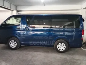 Toyota HiAce 2019 Blue