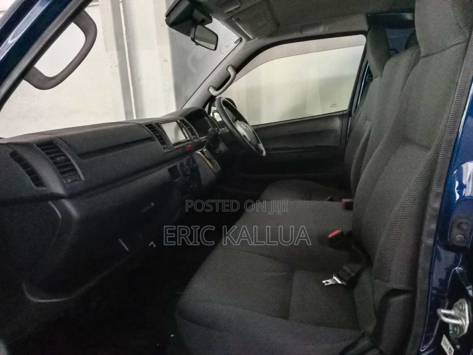 Toyota HiAce 2019 Blue