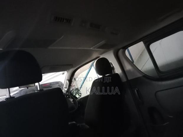 Toyota HiAce 2019 Grey - thumbnail 4