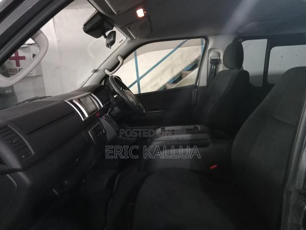 Toyota HiAce 2019 Grey - thumbnail 5