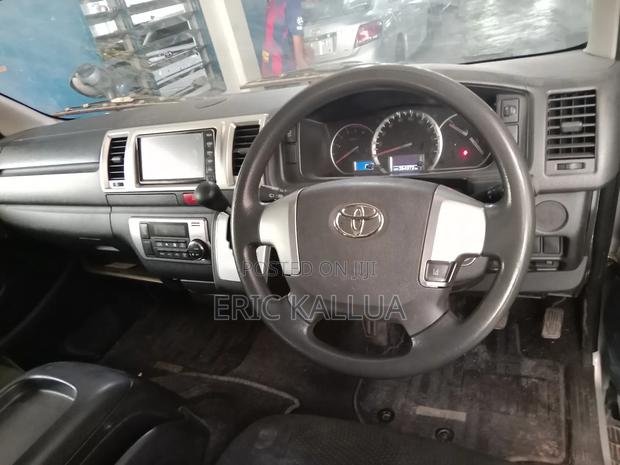 Toyota HiAce 2019 Grey - thumbnail 11