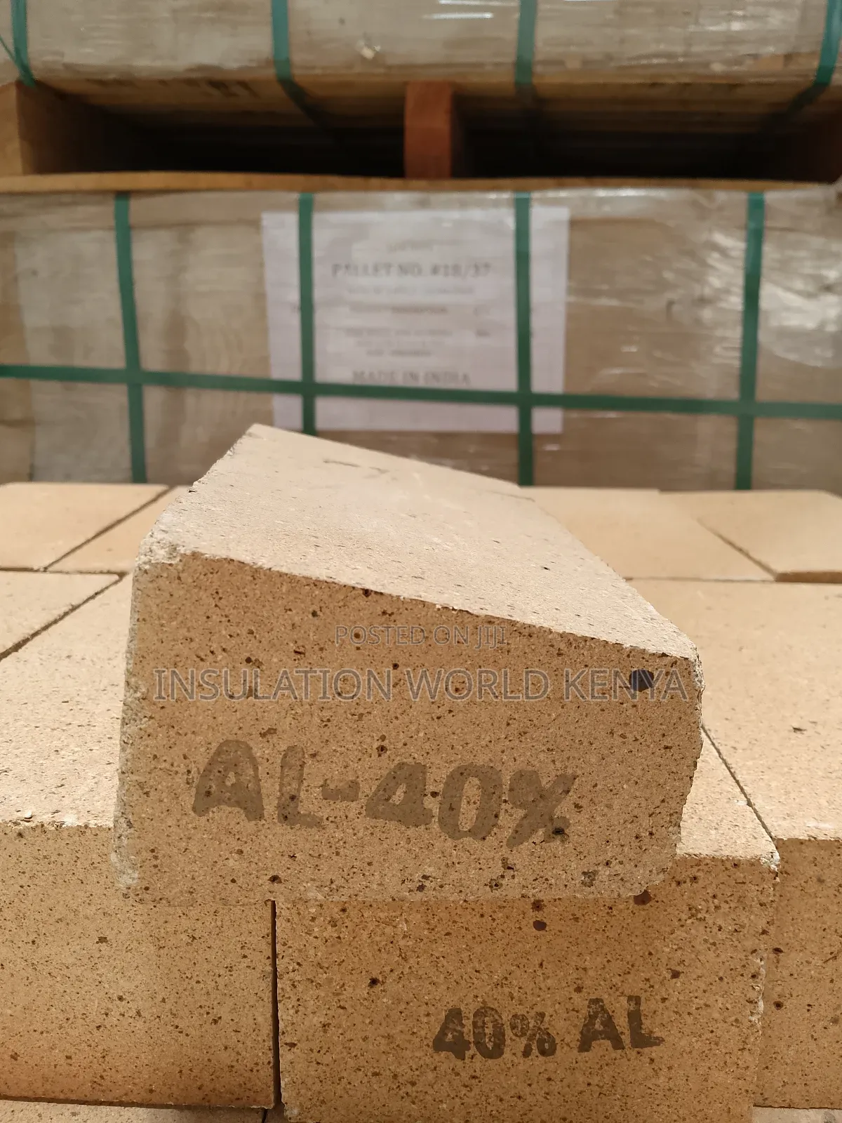 Industrial Side Arch Firebricks 40% (230mmx115mmx75/50mm)