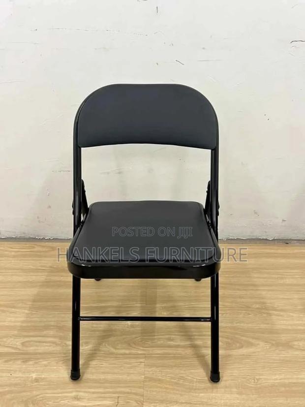 Heavy-Duty Foldable Chair for Home Office Use