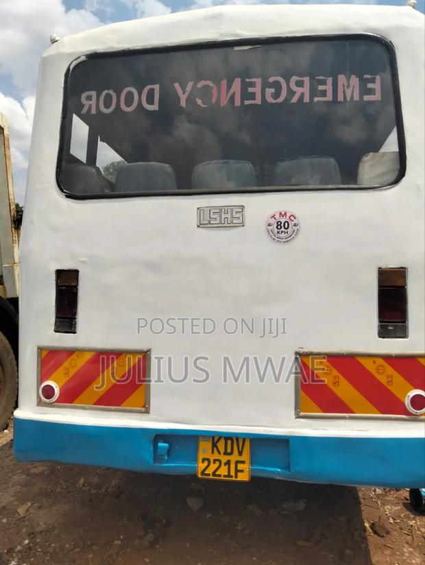 Isuzu NQR 2018 White - thumbnail 4