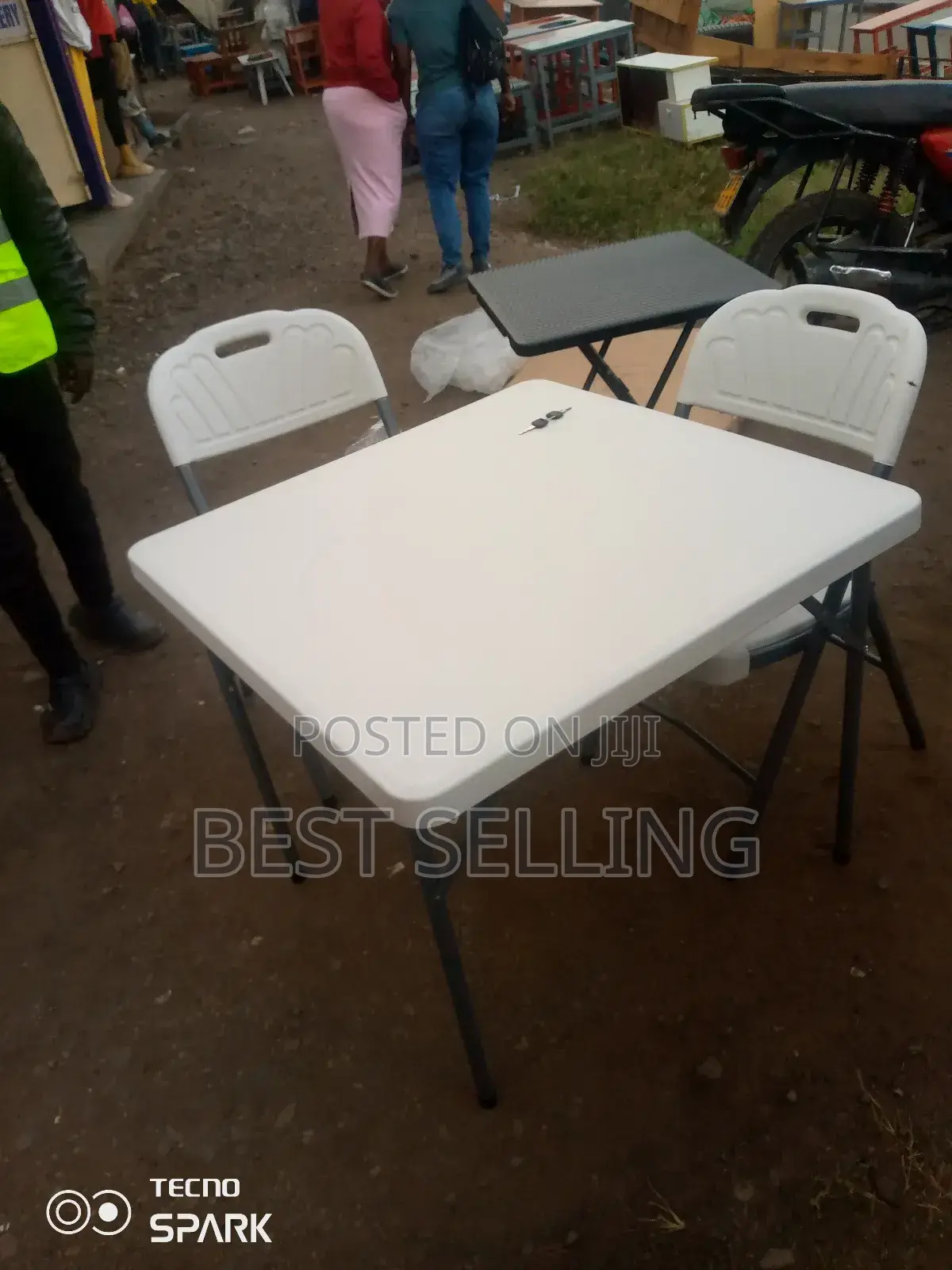 Folderable Table and Chairs