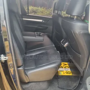 Toyota Hilux Revo Double Cab Deisel 2.4 AWD 2018 Black