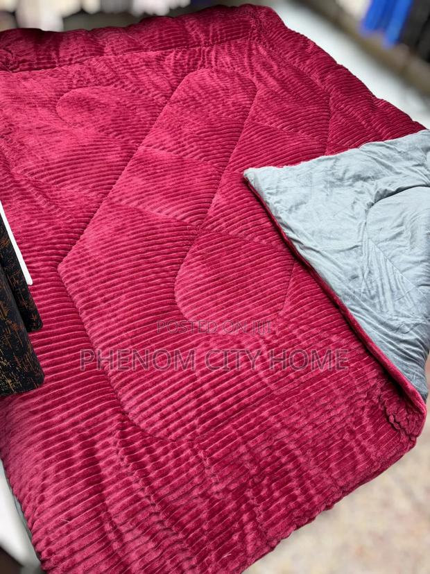 Bright Warm Velvet Duvet Set Available - thumbnail 3
