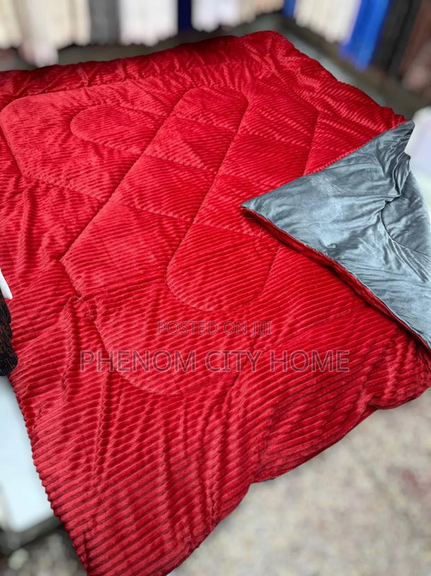 Quilted New Velvet Duvets With Bedsheet and Cases
