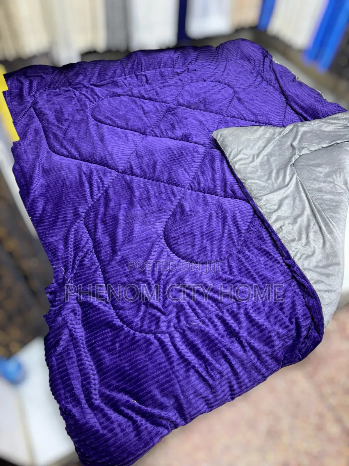 Quilted New Velvet Duvets With Bedsheet and Cases