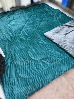 Quilted New Velvet Duvets With Bedsheet and Cases