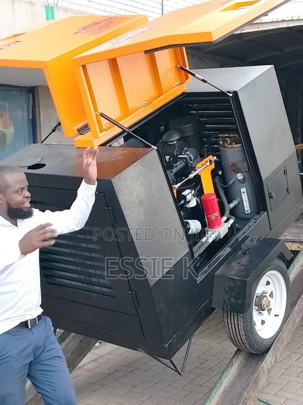 Heavy Duty Road Compressor - thumbnail 3