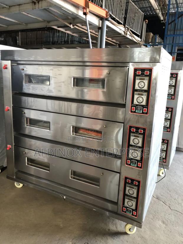 3 Deck 6 Tray Commercial Oven High Performance, Uniform Baking. - main view