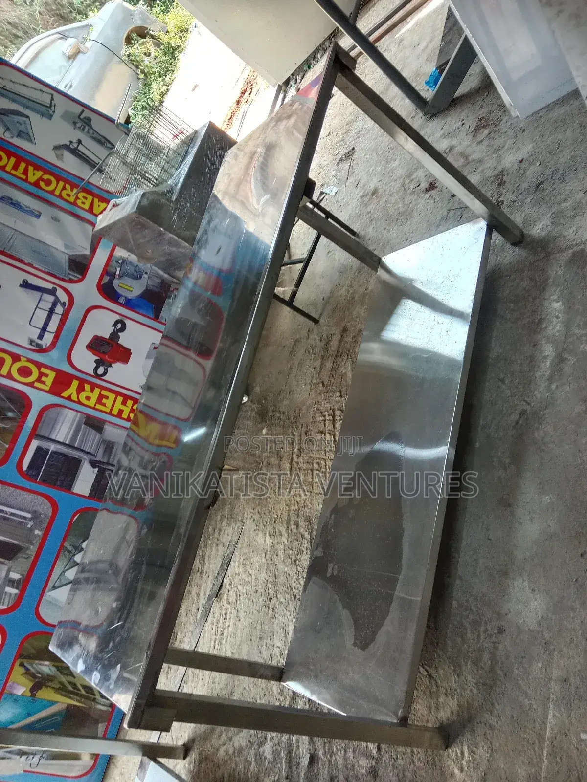 Commercial Stainless Steel Prep Table
Ideal for Food Preparation.
