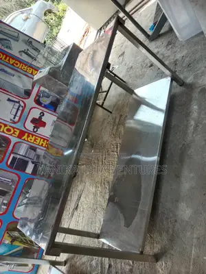 Commercial Stainless Steel Prep Table
Ideal for Food Preparation.