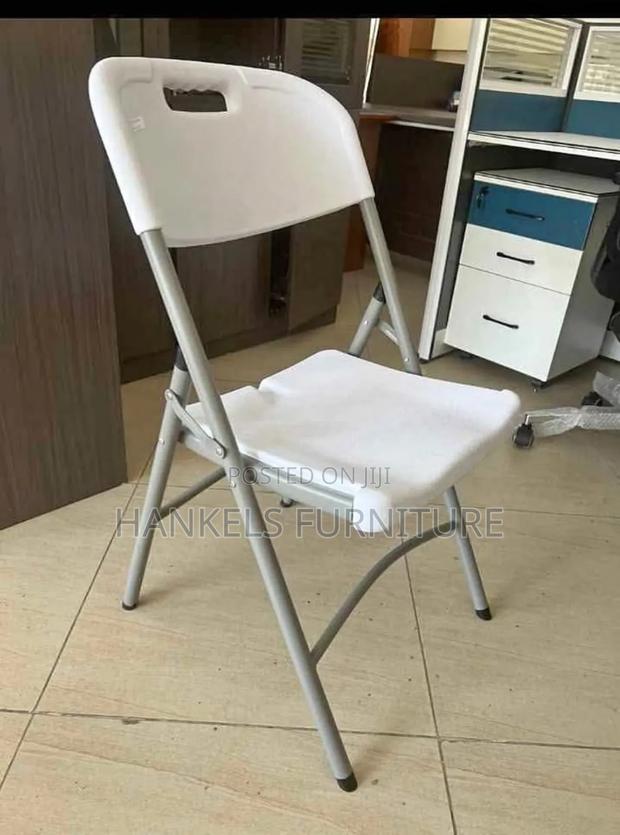 Strong Foldable Plastic Chair – Easy Storage - main view