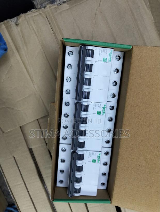 Schneider MCB 4 Pole - main view