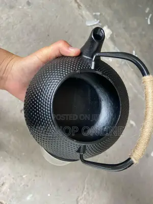 900ml Cast Iron Tea Pot