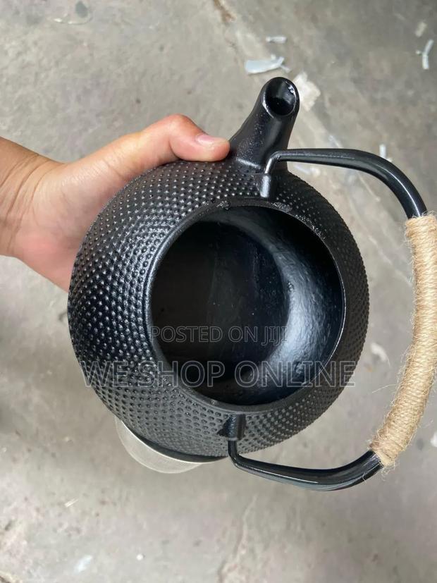 900ml Cast Iron Tea Pot - thumbnail 3