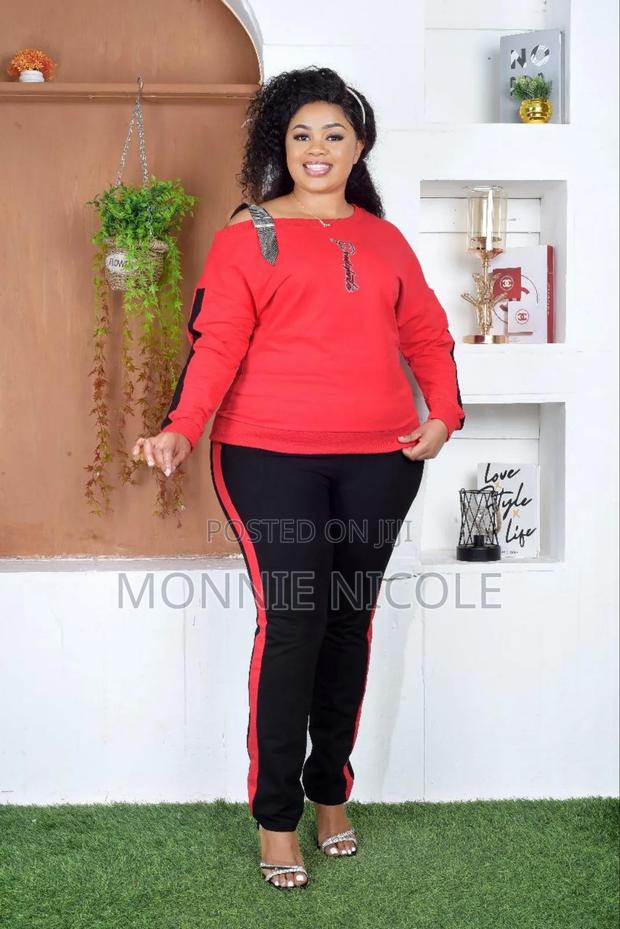 Stylish Quality Tracksuit - thumbnail 3