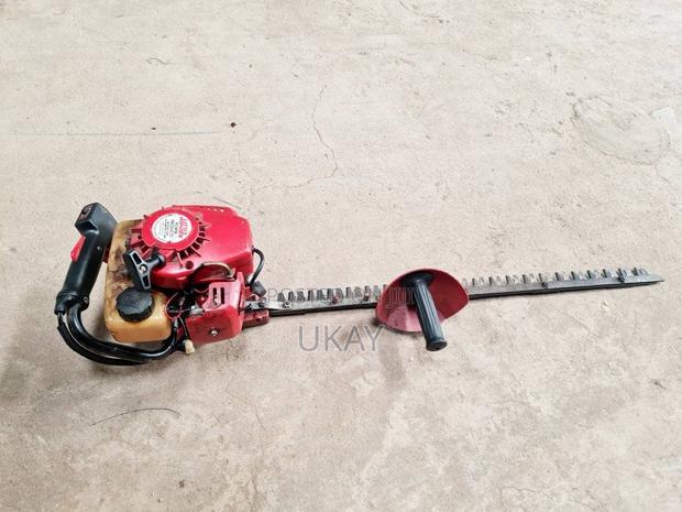 Gasoline Hedge Trimmer. - thumbnail 2