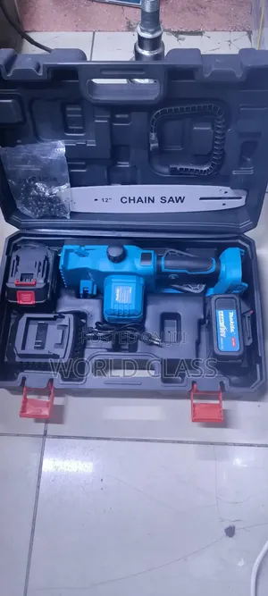 Cordless Makita 12" Chain Saw