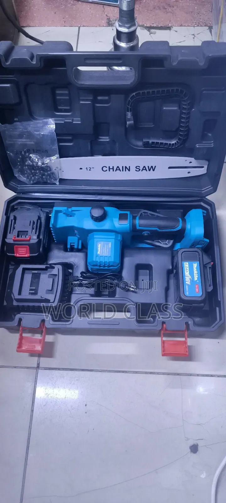 Cordless Makita 12" Chain Saw