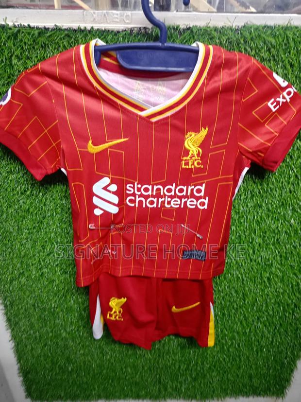 Liverpool Kids Jersey + Shorts - main view