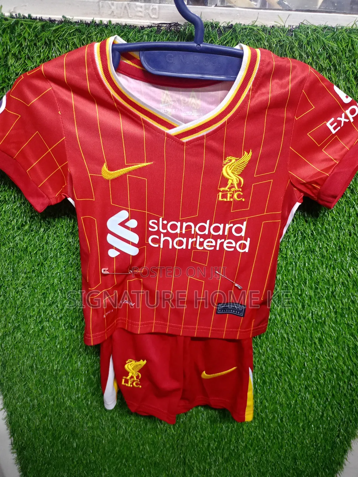 Liverpool Kids Jersey + Shorts