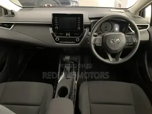 Toyota Corolla LE Eco (1.8L 4cyl 2A) 2019 Orange