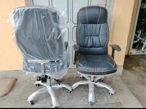 Deluxe High‐Back Leather Office Chair