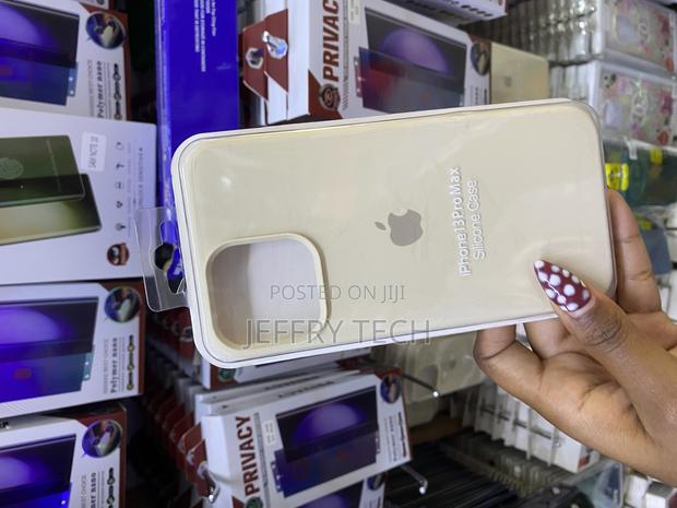 Telaso iPhone 13 Pro Max Liquid Silicone With Microfiber Lining - thumbnail 3