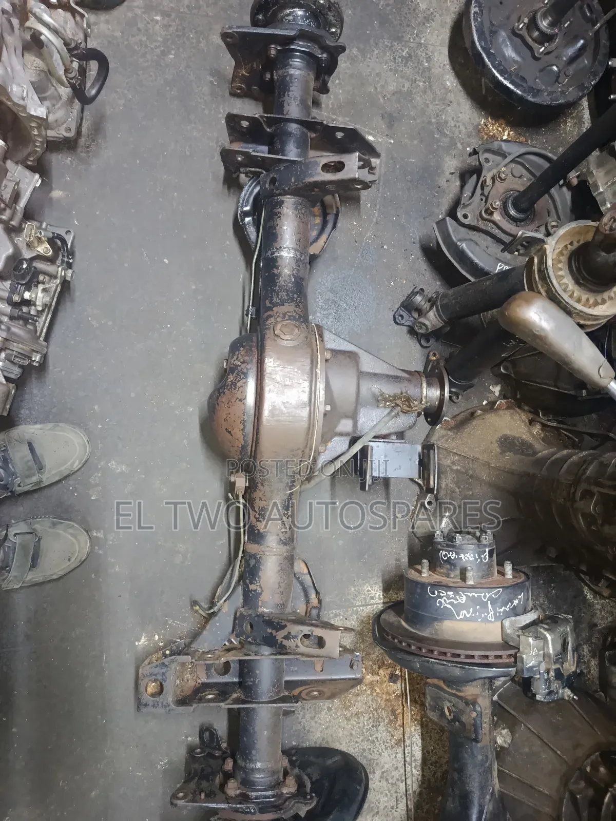 Pajero V44 Axle