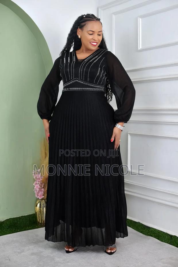 Stylish Long Black Dresses/Black Dinner Dress/Gowns - main view