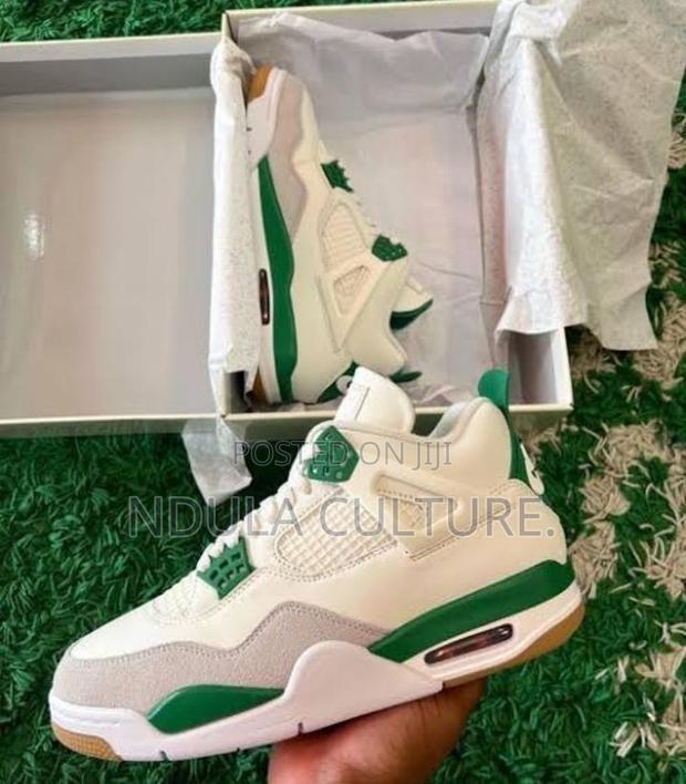 Air Jordan 4 - thumbnail 2